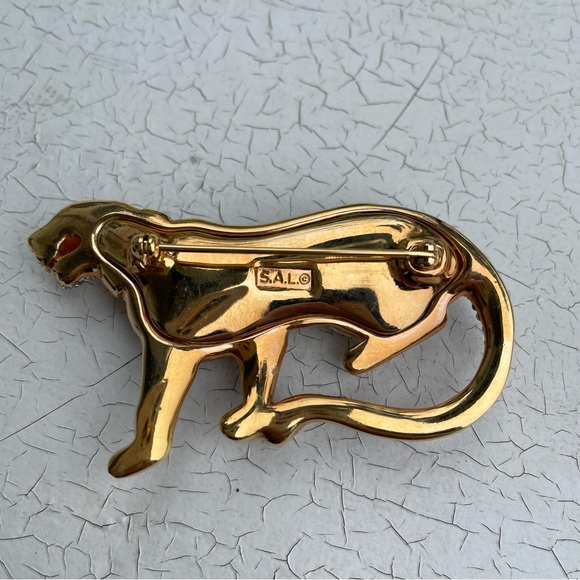 Swarovski crystal gold leopard brooch - Picture 8 of 9